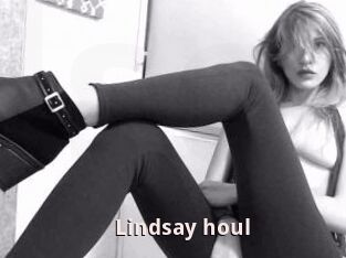 Lindsay_houl