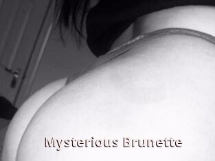 Mysterious_Brunette